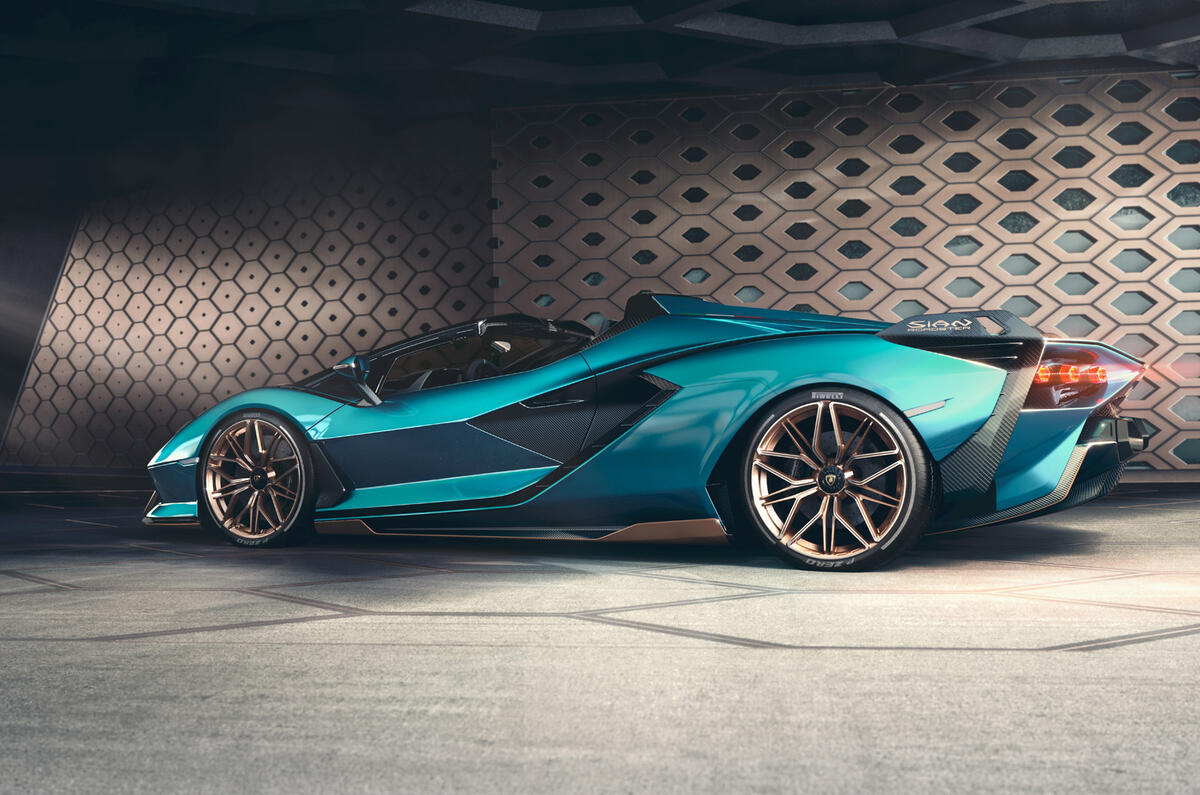 2020 Lamborghini Sian Roadster - side