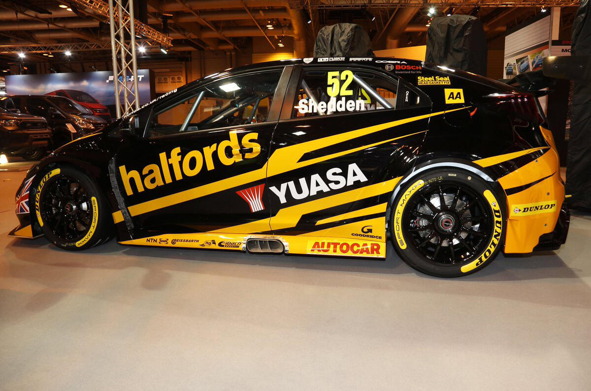 2017 Honda Civic Type R BTCC racer revealed with striking new livery