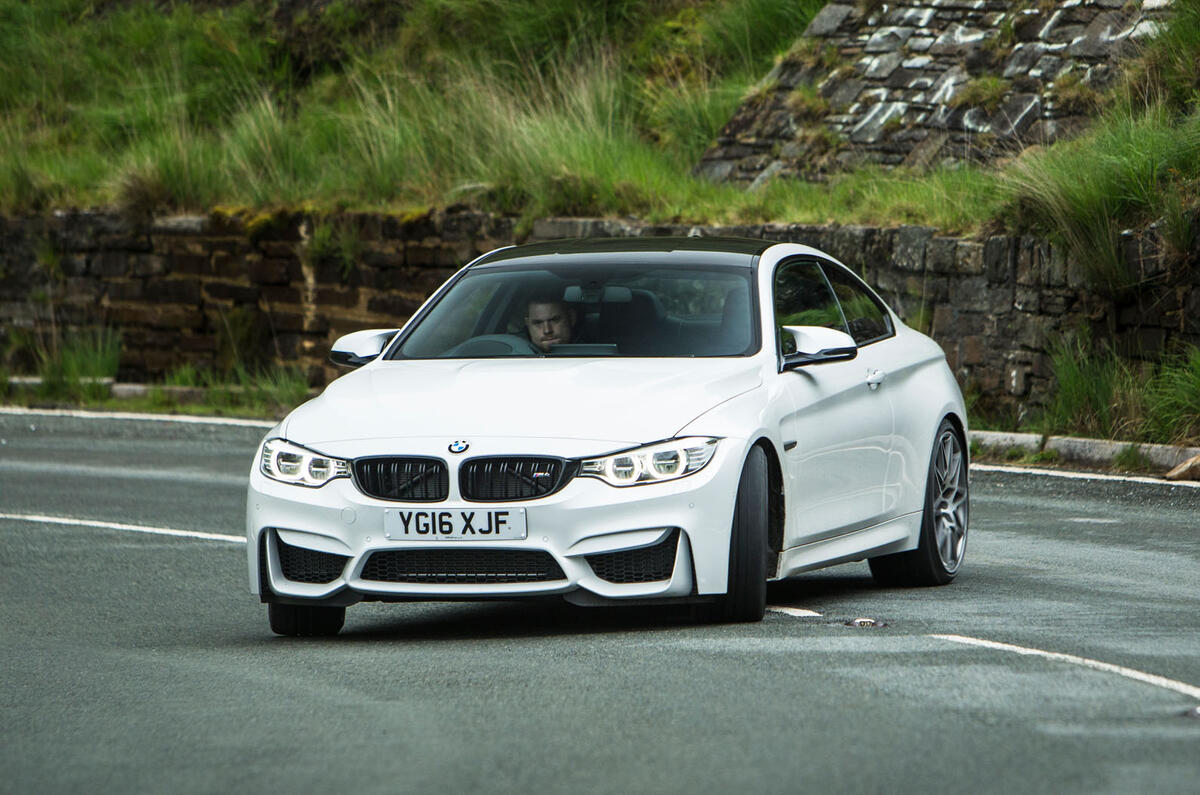 BMW M4 Competition Pack