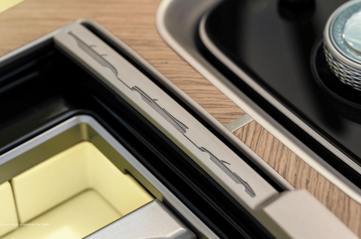 Cadillac Sollei concept centre console