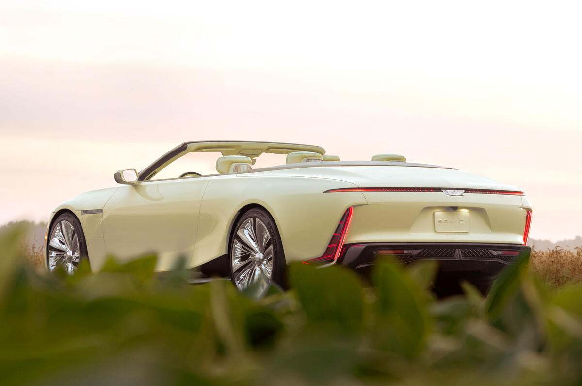 Cadillac Sollei concept rear quarter low