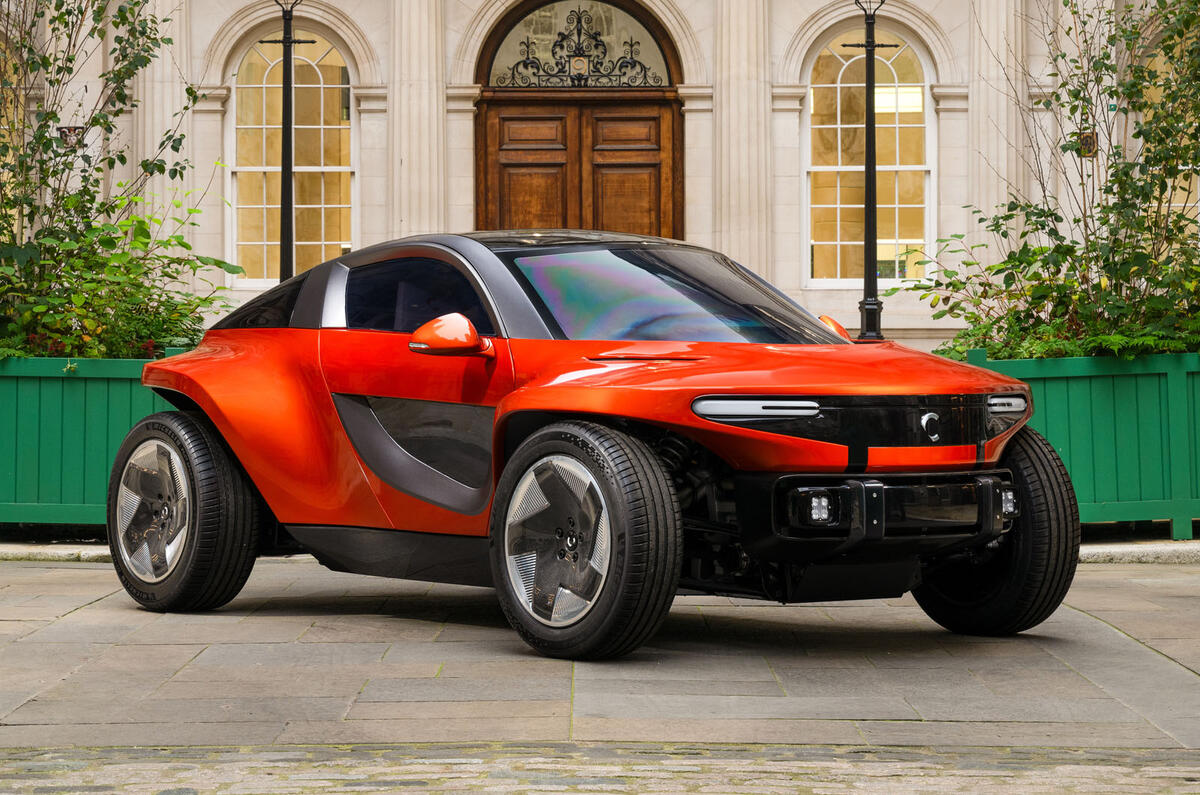 Callum Skye Vitamin C front quarter Callum Skye Vitamin C front quarter