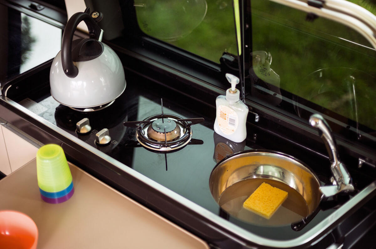 Mini Countryman Autohome roof tent vs Mercedes-Benz Marco Polo - camping on wheels twin-test