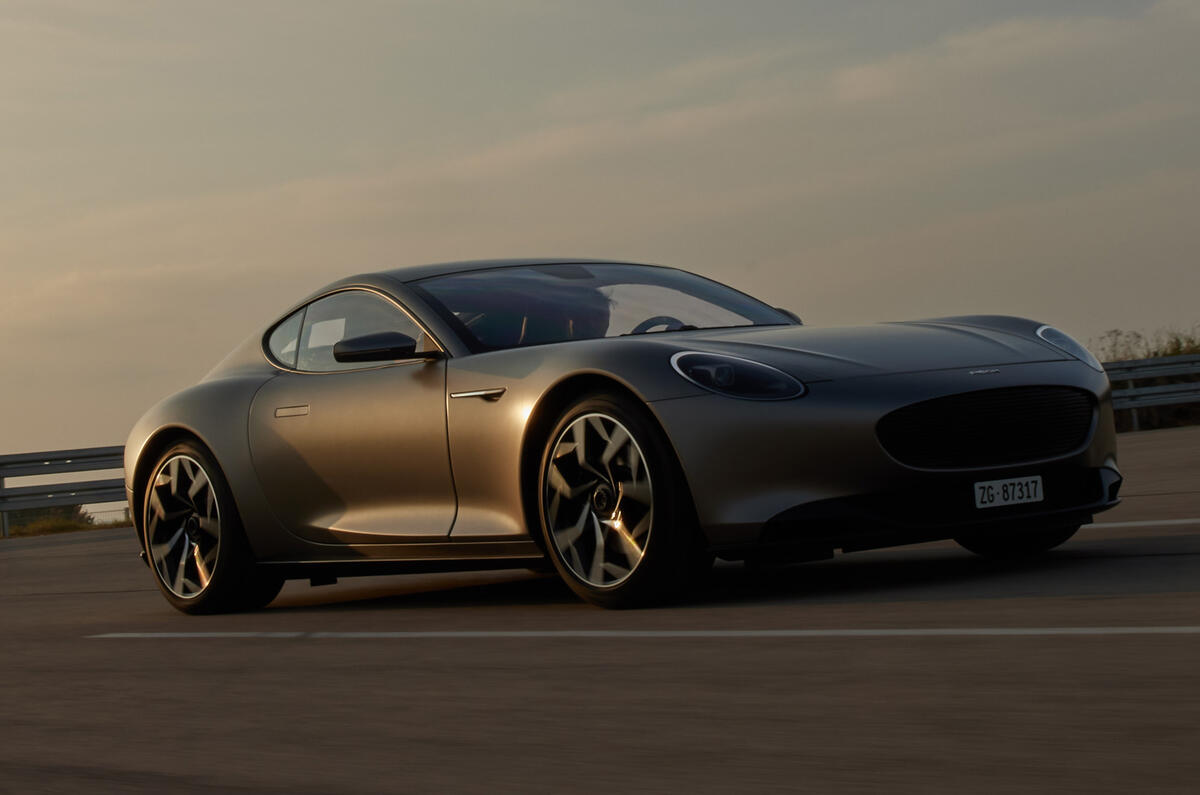 Car2Car Front 0347 z