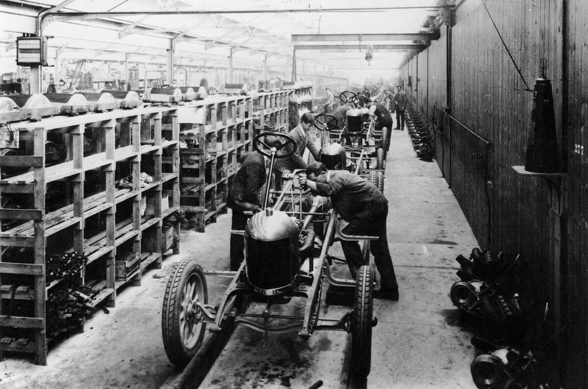 Car manufacturing 1925