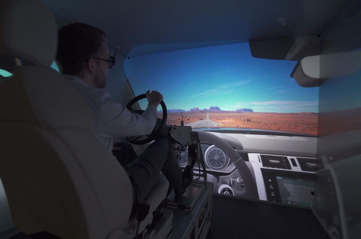 Range Rover Evoque virtual cockpit