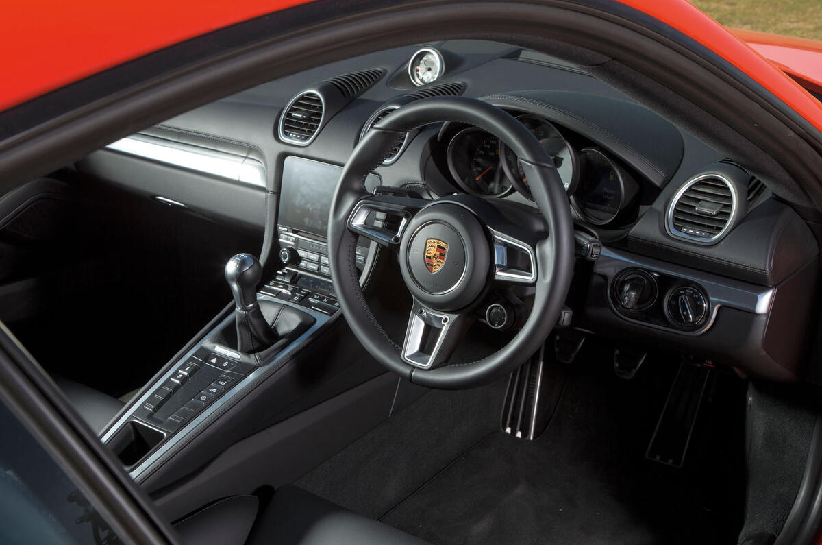 Porsche 718 Cayman S interior
