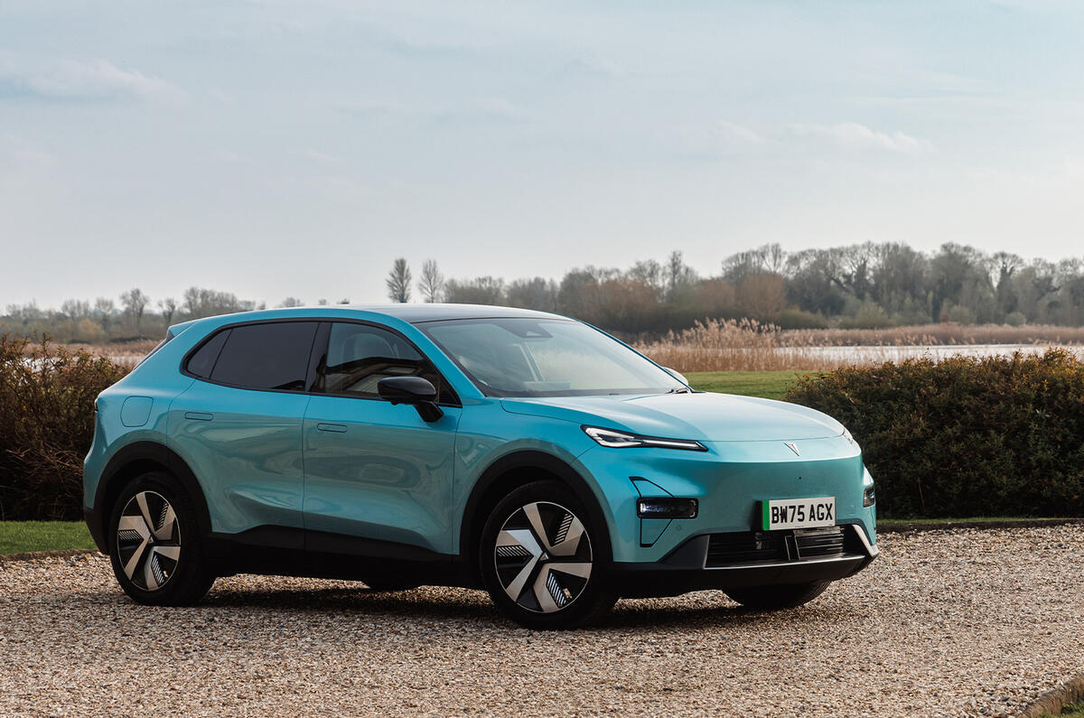 Changan Deepal S05 parked