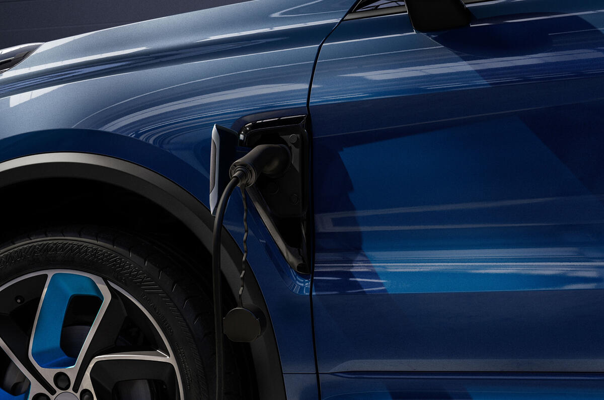2020 Lynk&Co 01 - charging 2020 Lynk&Co 01 - charging