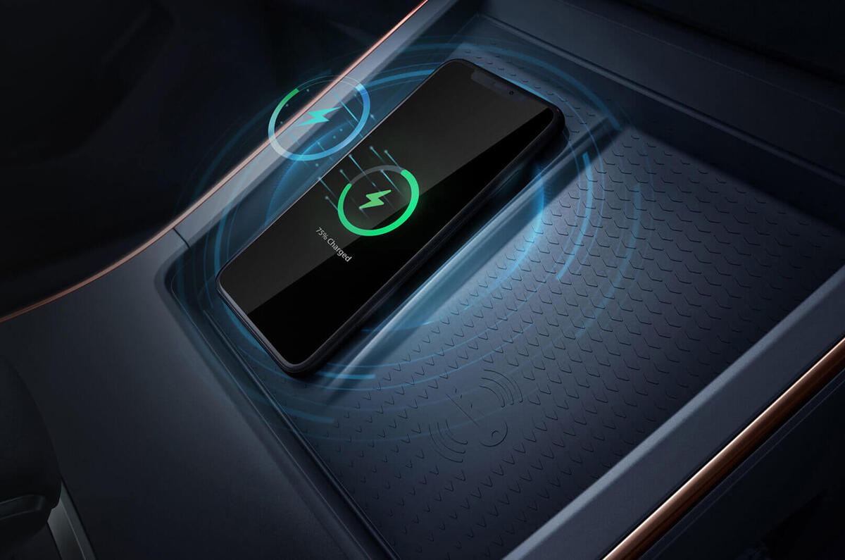 Chery Omoda 5 wireless phone charger Chery Omoda 5 wireless phone charger