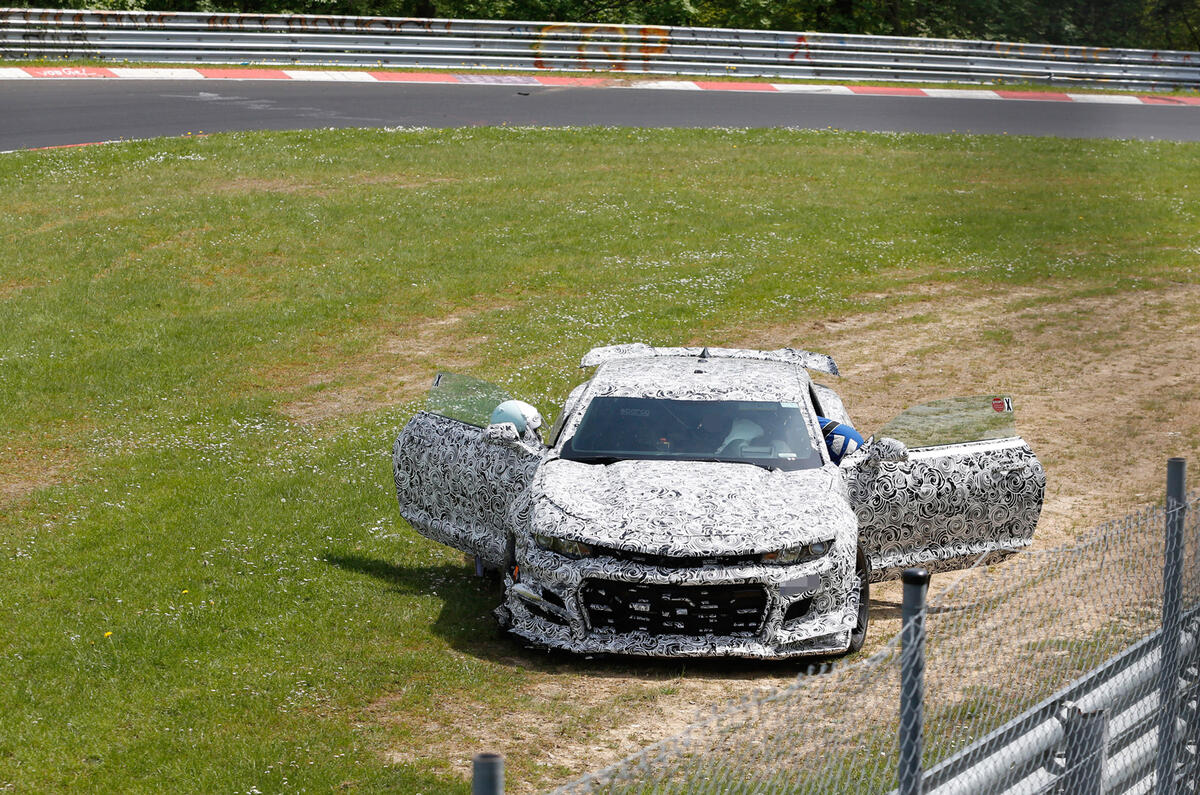 Chevrolet Camaro Z/28 2017 crash