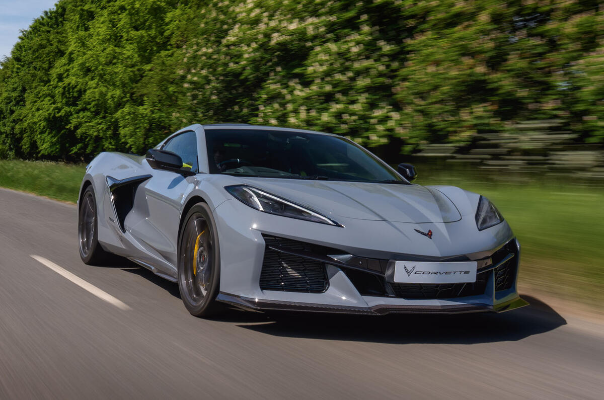 Chevrolet Corvette E Ray 2025 front quarter tracking