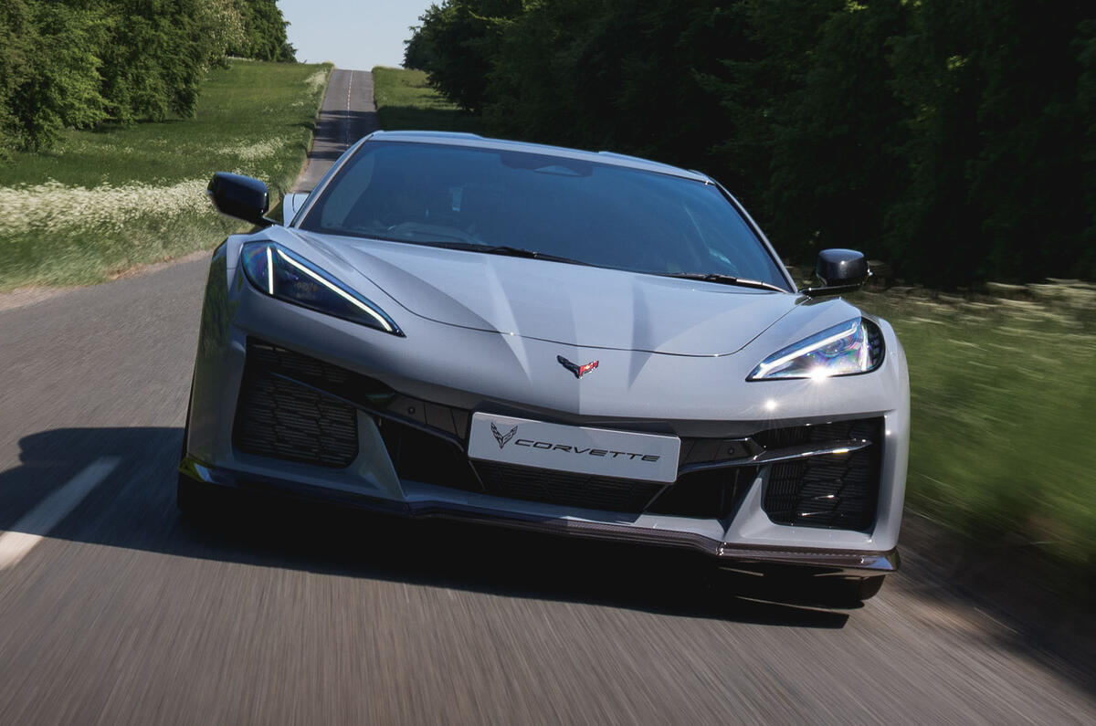 Chevrolet Corvette E Ray 2025 front tracking Chevrolet Corvette E Ray 2025 front tracking