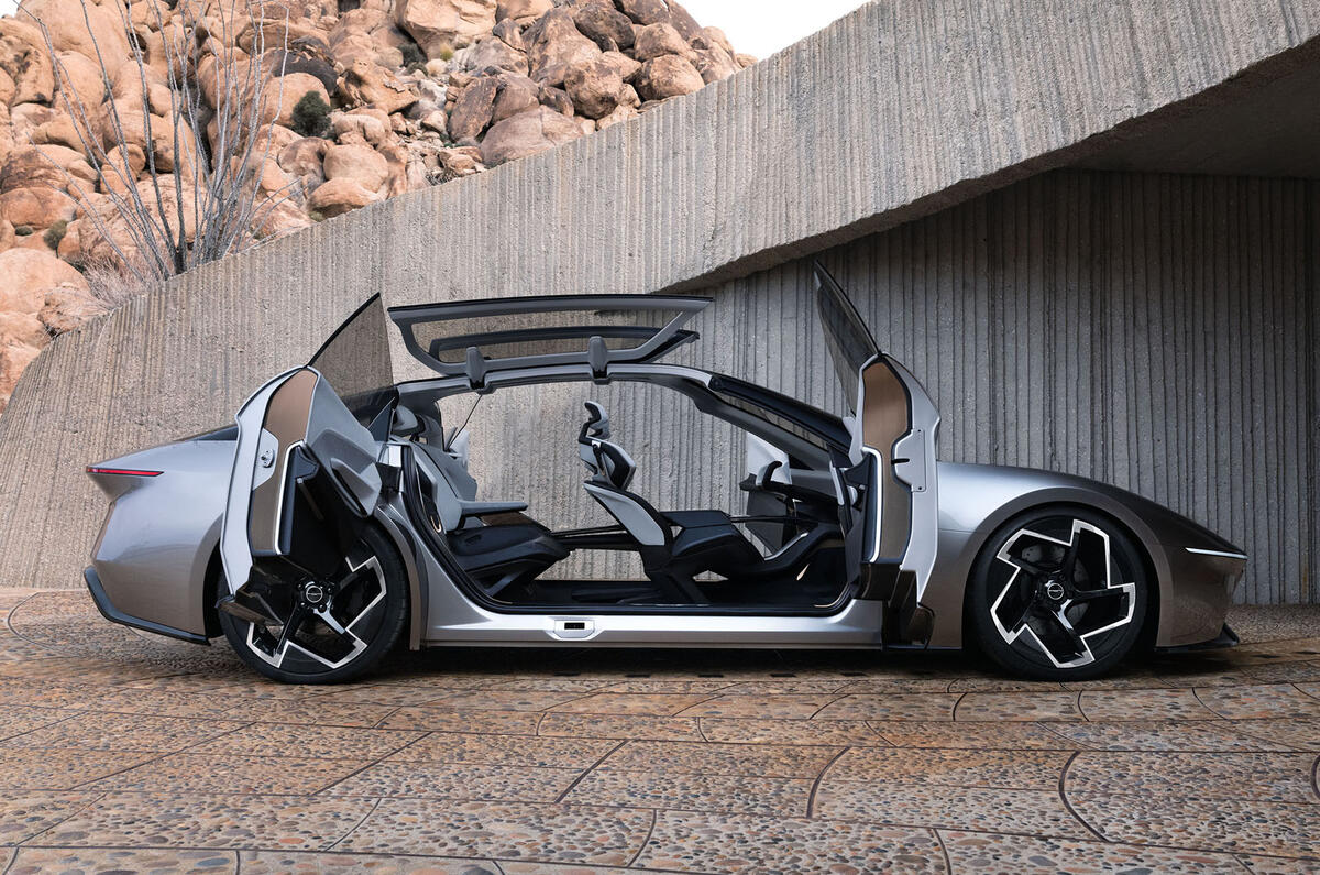 Chrysler Halcyon concept side profile with cockpit open Chrysler Halcyon concept side profile with cockpit open