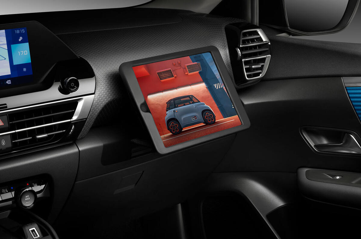 2020 Citroen e-C4 - interior 2020 Citroen e-C4 - interior