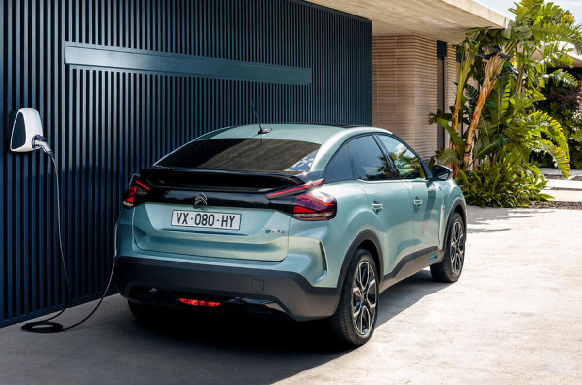 Citroen e-C4 2020 static charging