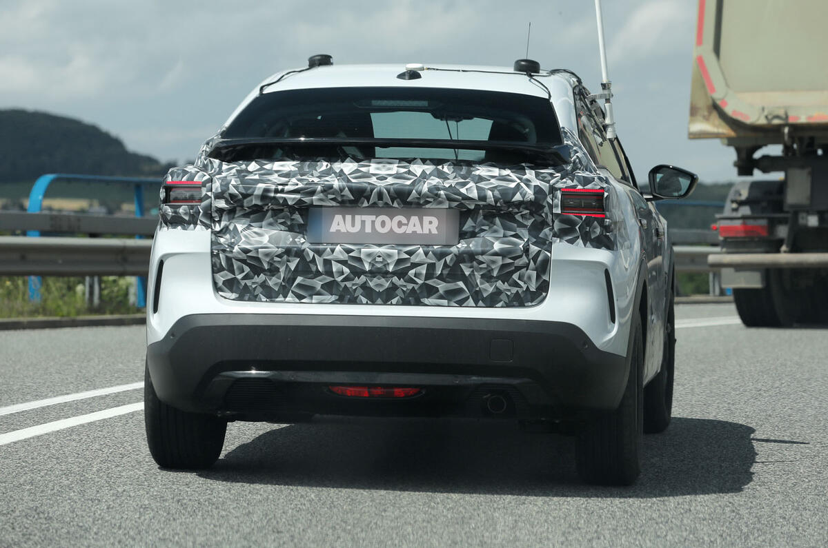 Citroen C4 2024 facelift camo rear Citroen C4 2024 facelift camo rear