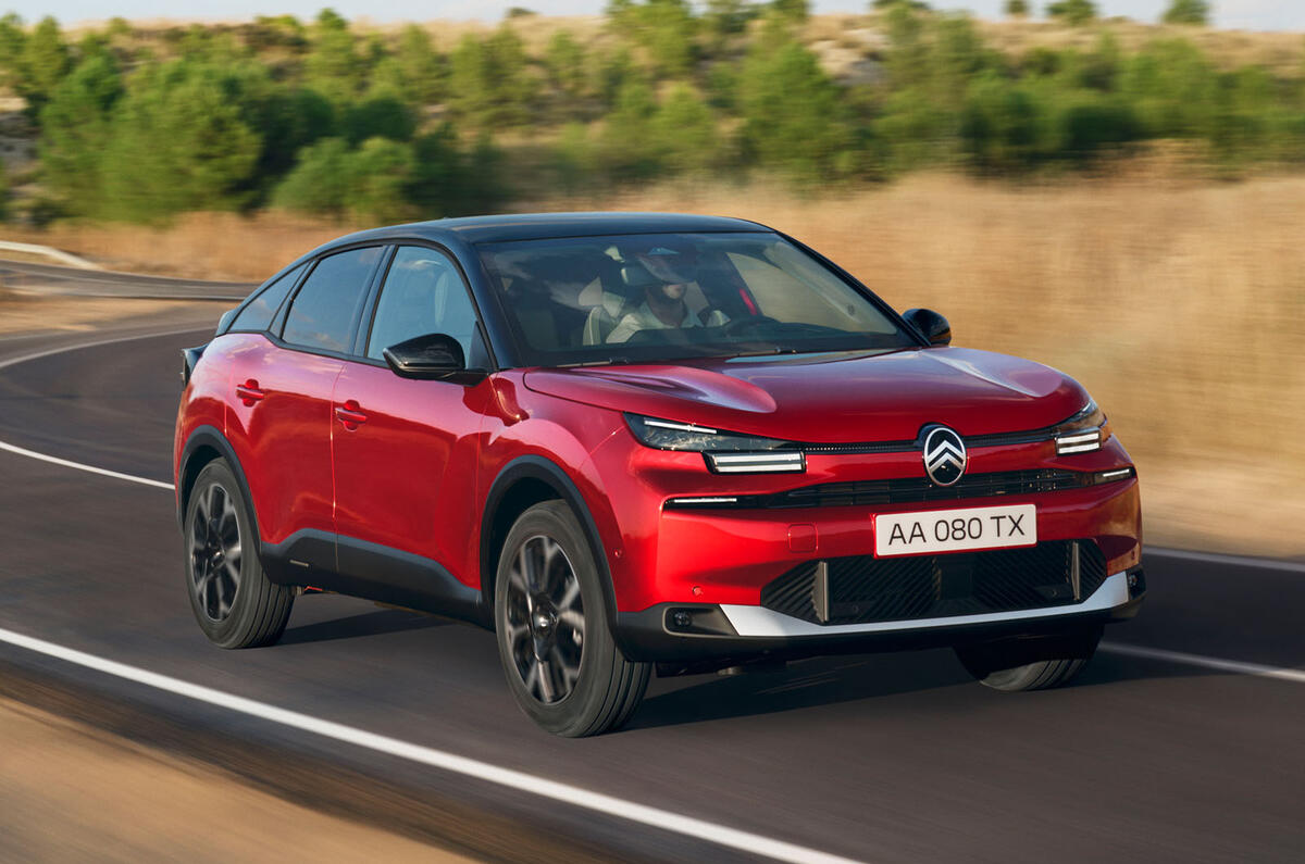 Citroen C4 2025 front quarter tracking Citroen C4 2025 front quarter tracking