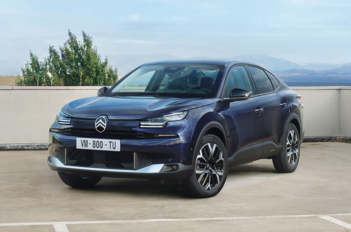 Citroen C4X 2025 front Citroen C4X 2025 front