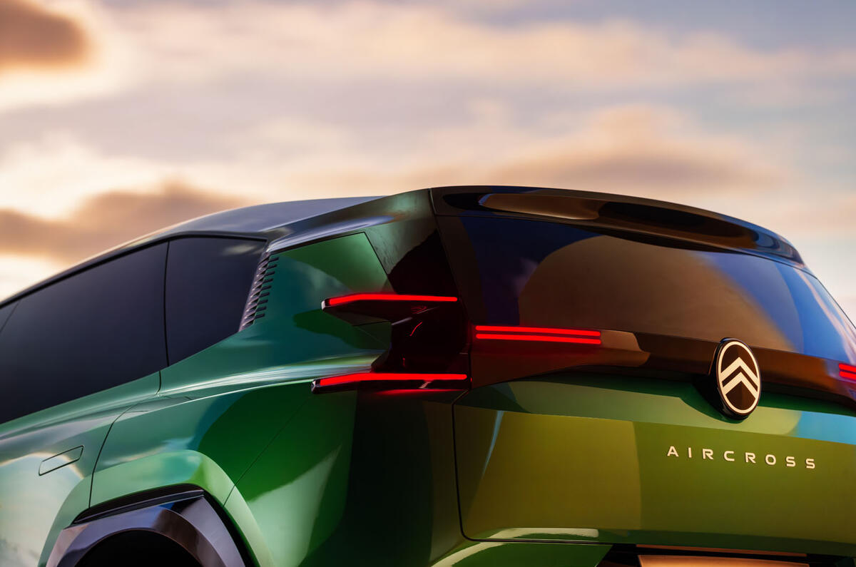 Citroen C5 Aircross concept rear close Citroen C5 Aircross concept rear close