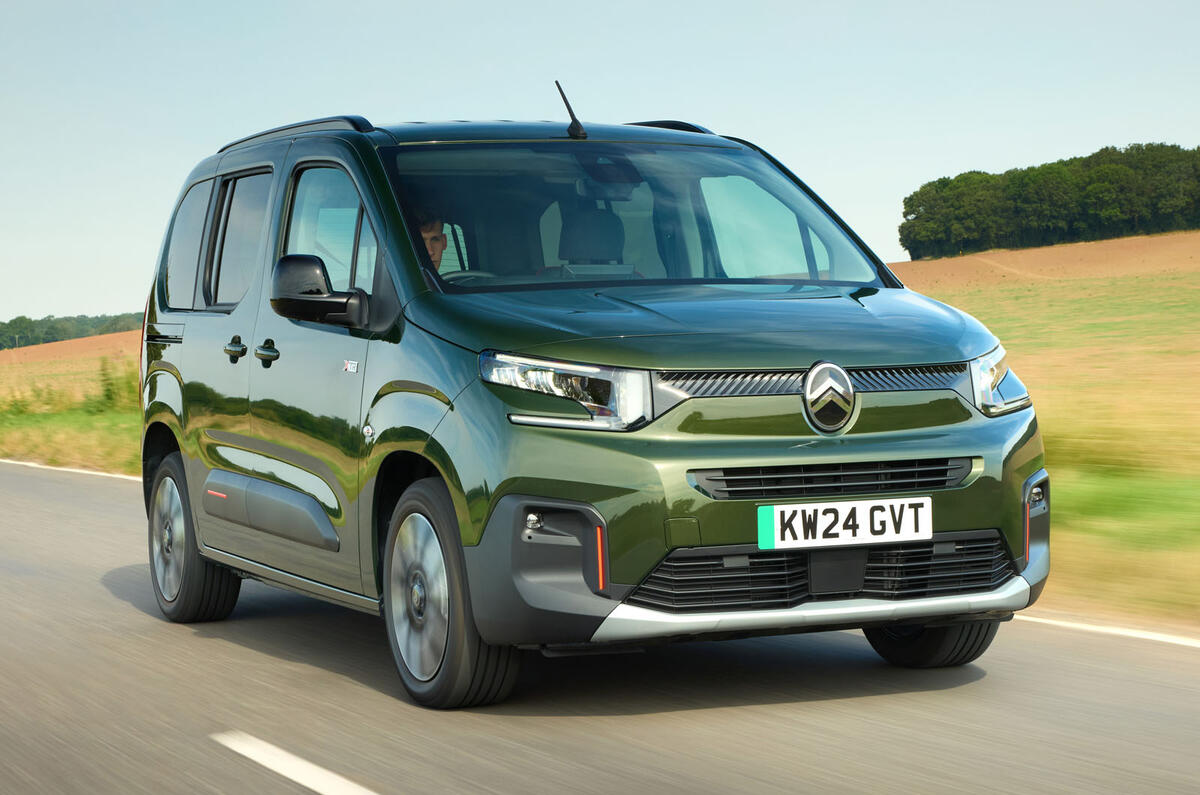 Citroën e Berlingo front quarter tracking