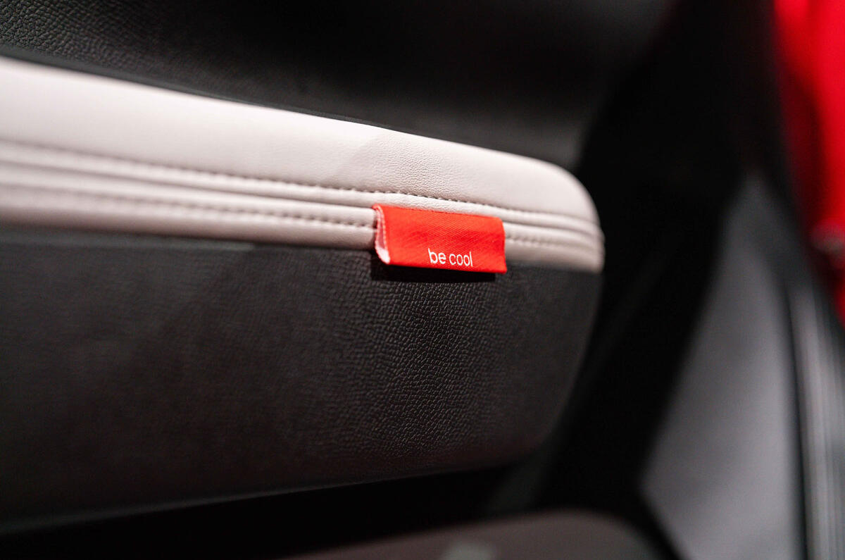 Citroen e C3 2024 door label Citroen e C3 2024 door label