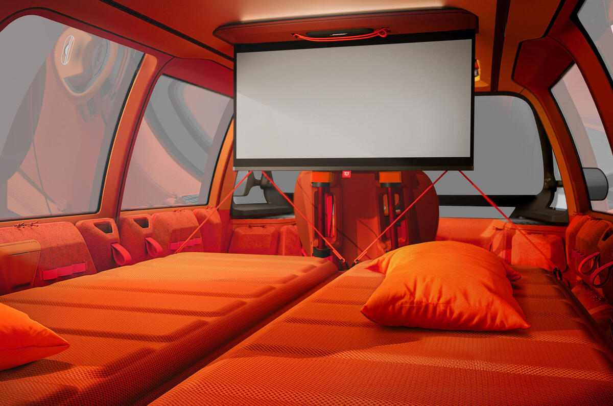 Citroen ELO bed projector screen