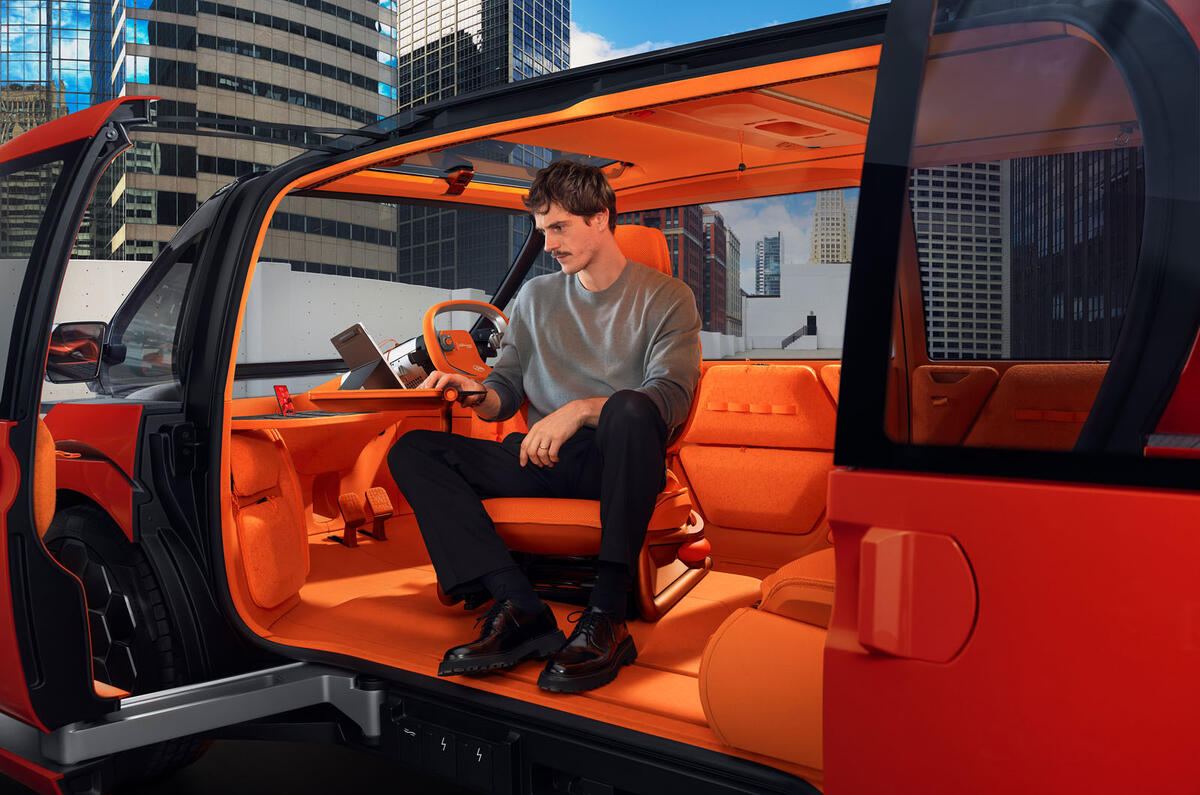 Citroen ELO desk working