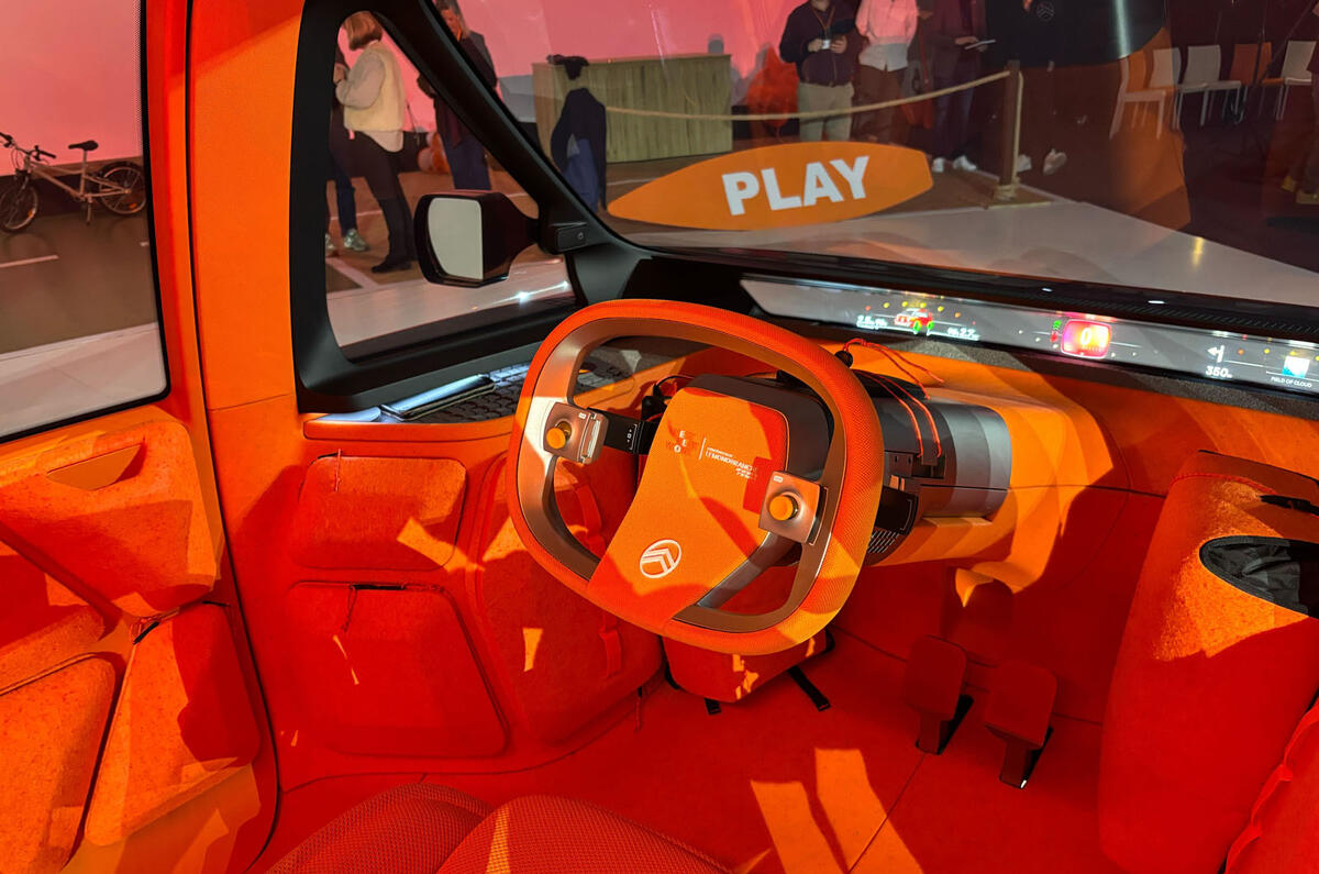 Citroen ELO driver position 