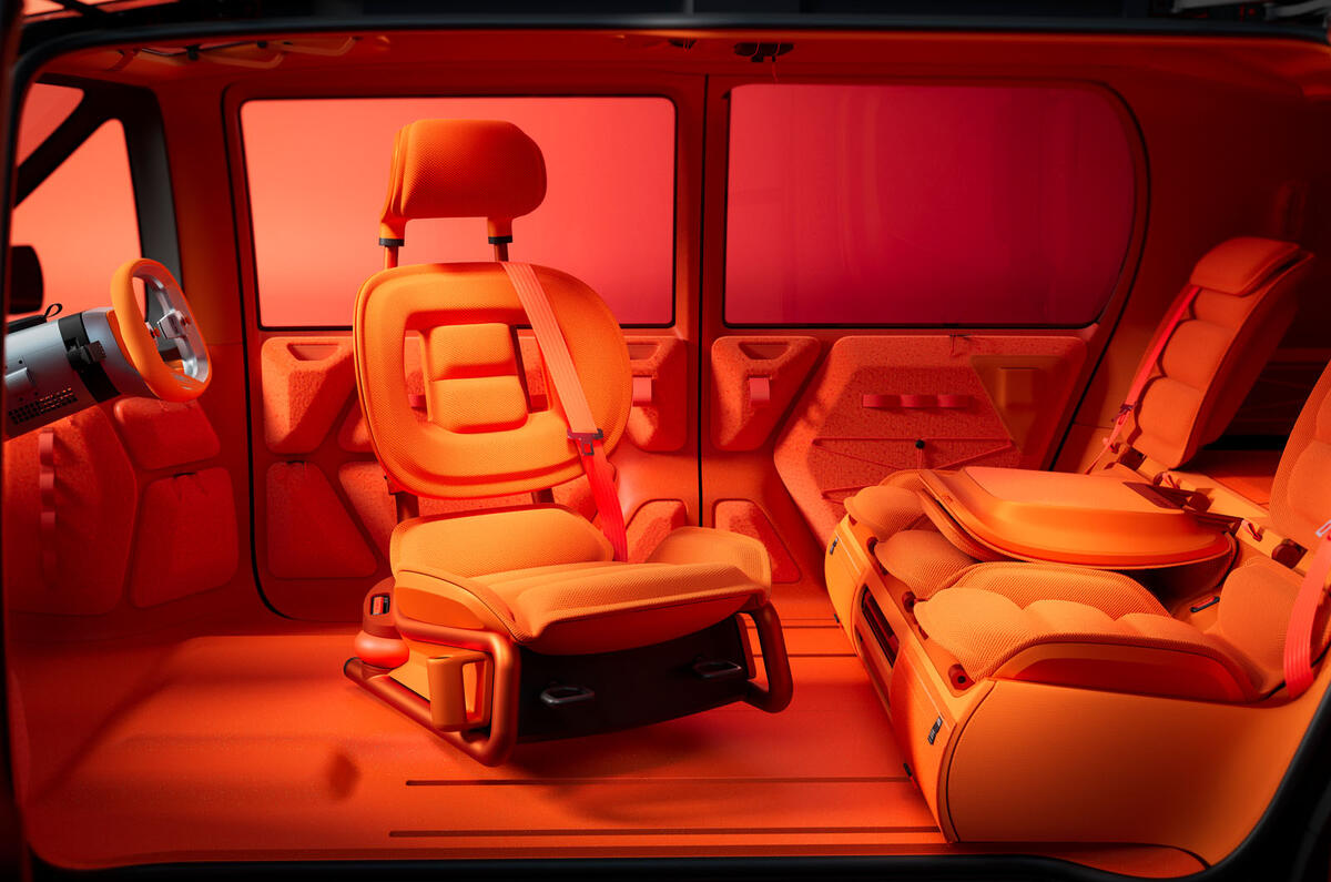 Citroen ELO interior driver seat swivelled