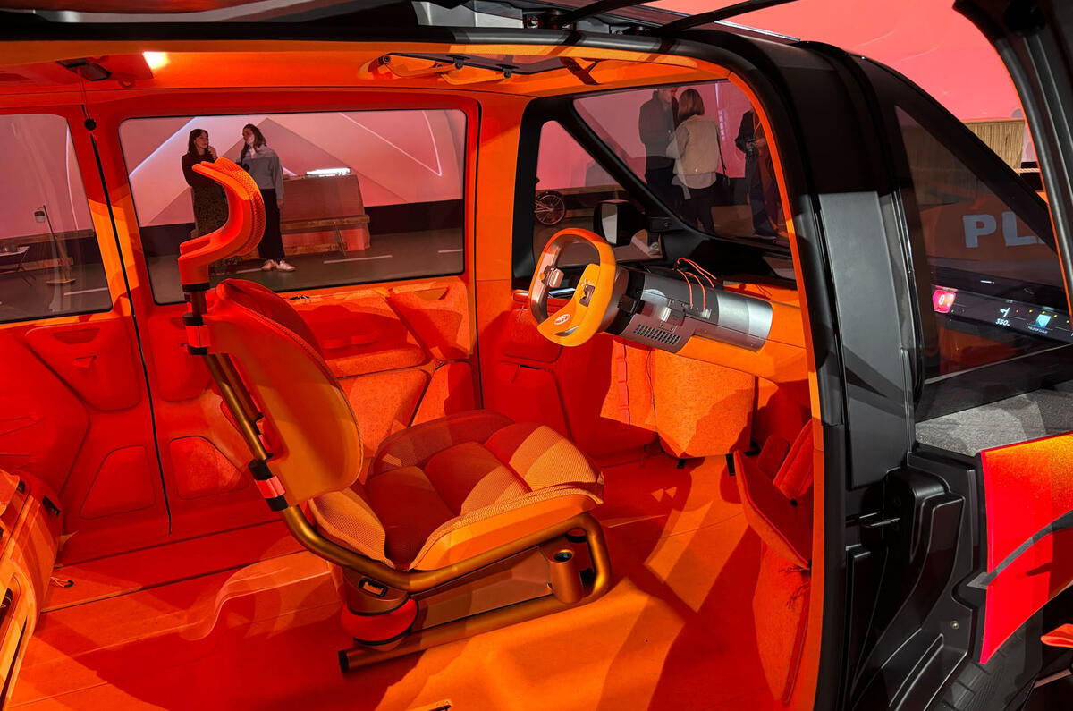 Citroen ELO interior wide 