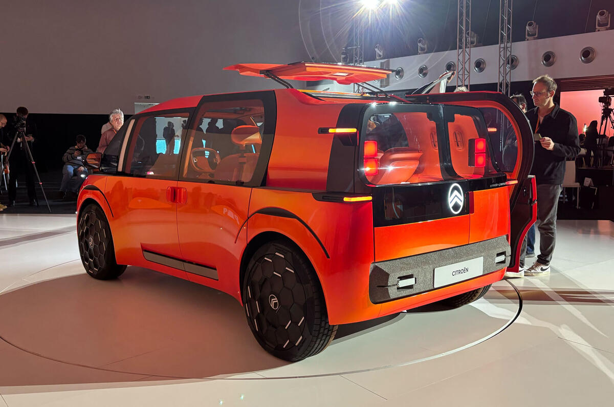 Citroen ELO rear quarter 