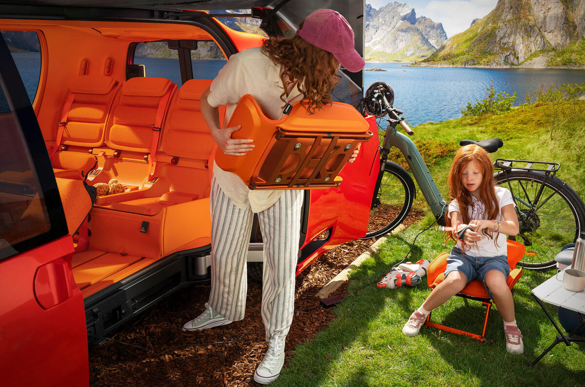 Citroen ELO rear seats popped out