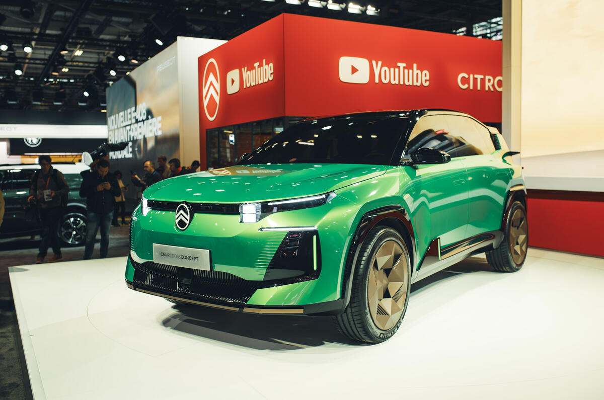 Citroen C5 Aircross concept   front corner Citroen C5 Aircross concept   front corner
