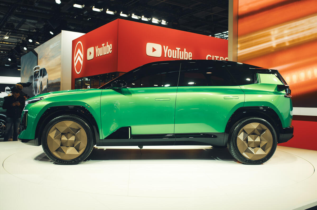 Citroen C5 Aircross concept   side Citroen C5 Aircross concept   side