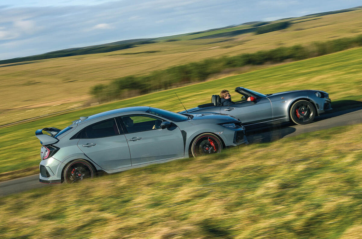 Honda Civic Type R vs Abarth 124 Spider