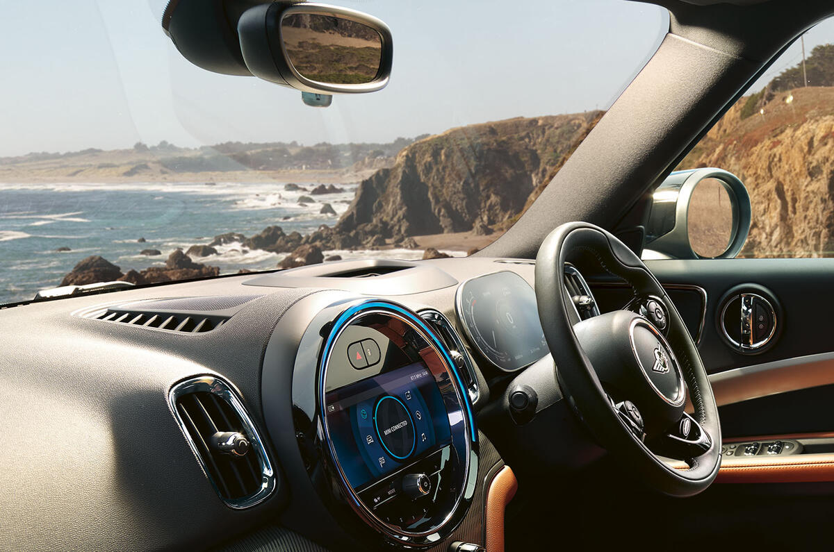 MINI Countryman: Coast adventures MINI Countryman: Coast adventures