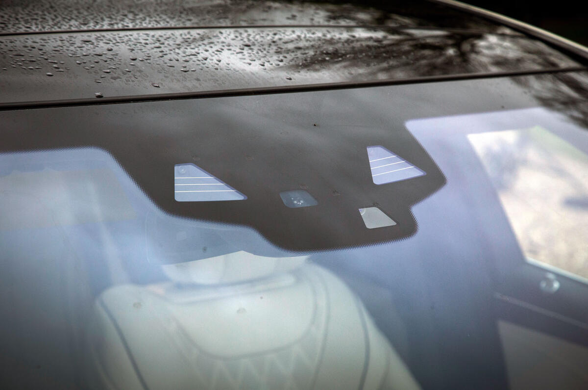 Camera in car windscreen Camera in car windscreen