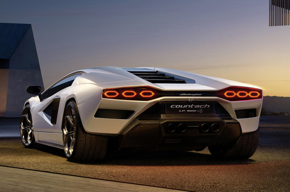 COUNTACH (4) COUNTACH (4)