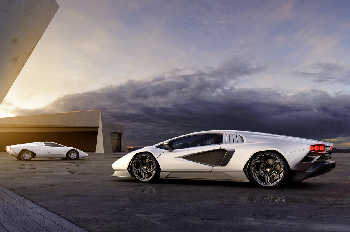 COUNTACH (8) COUNTACH (8)