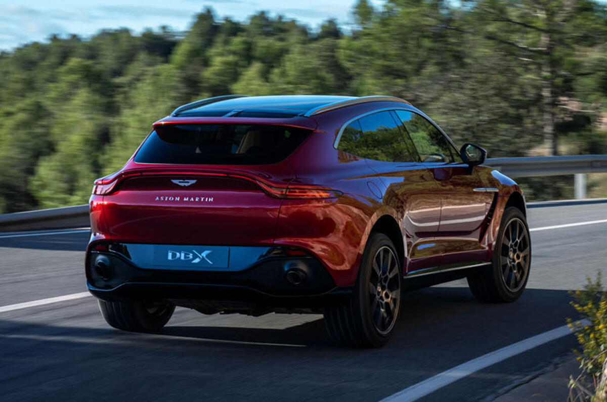 Aston Martin DBX 10