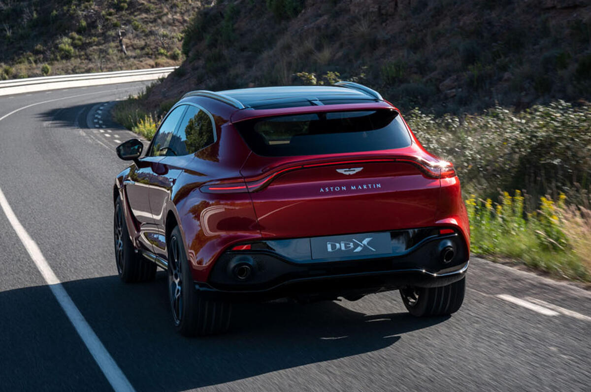 Aston Martin DBX 11
