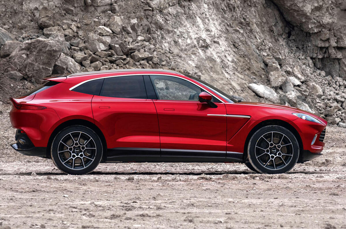 Aston Martin DBX 14
