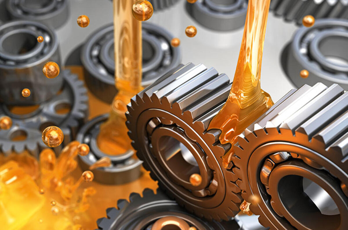 Gears with oil
