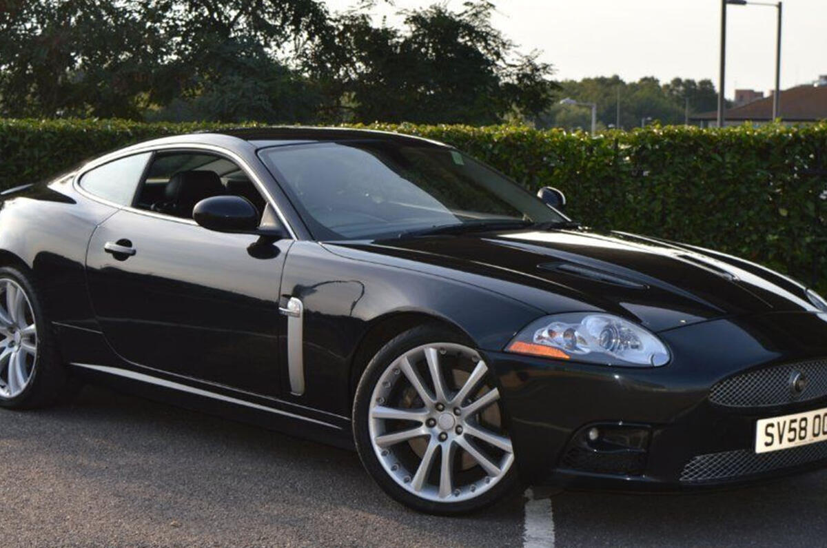Jaguar XK black Jaguar XK black