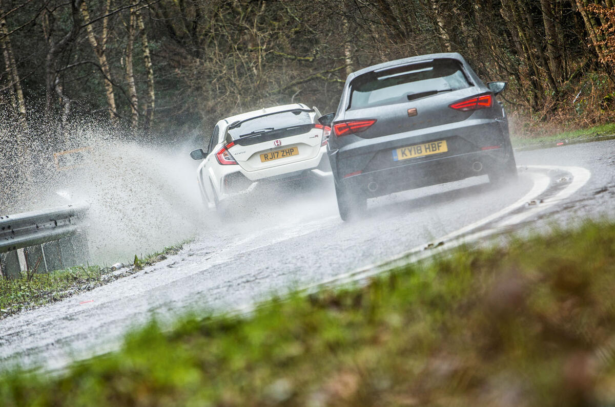 Seat Leon Cupra R vs Honda Civic Type R