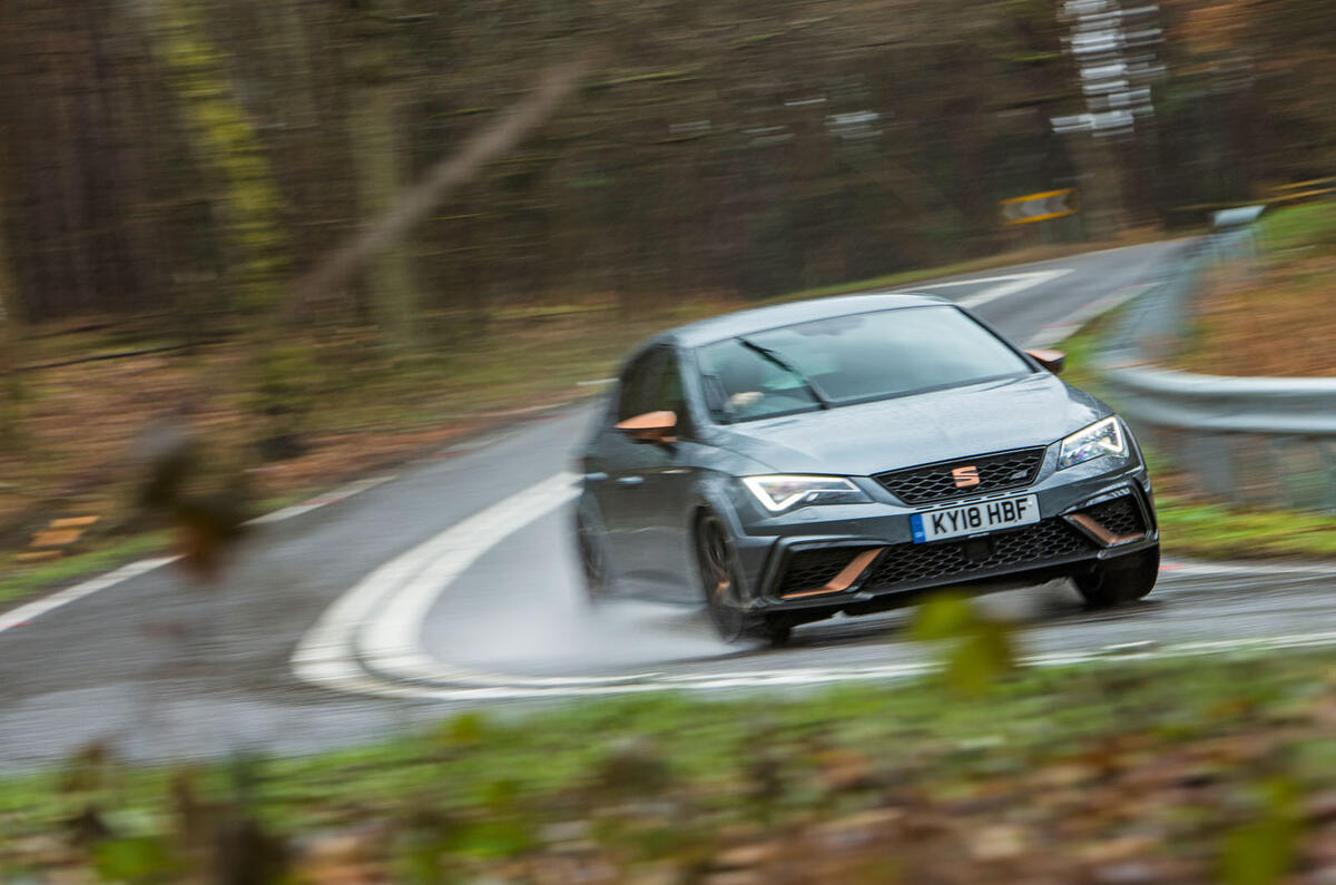Seat Leon Cupra R vs Honda Civic Type R
