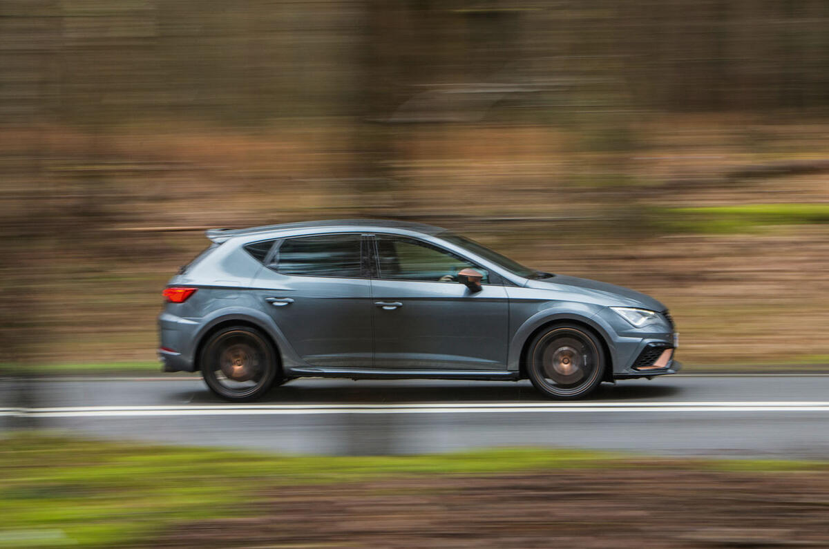 Seat Leon Cupra R vs Honda Civic Type R