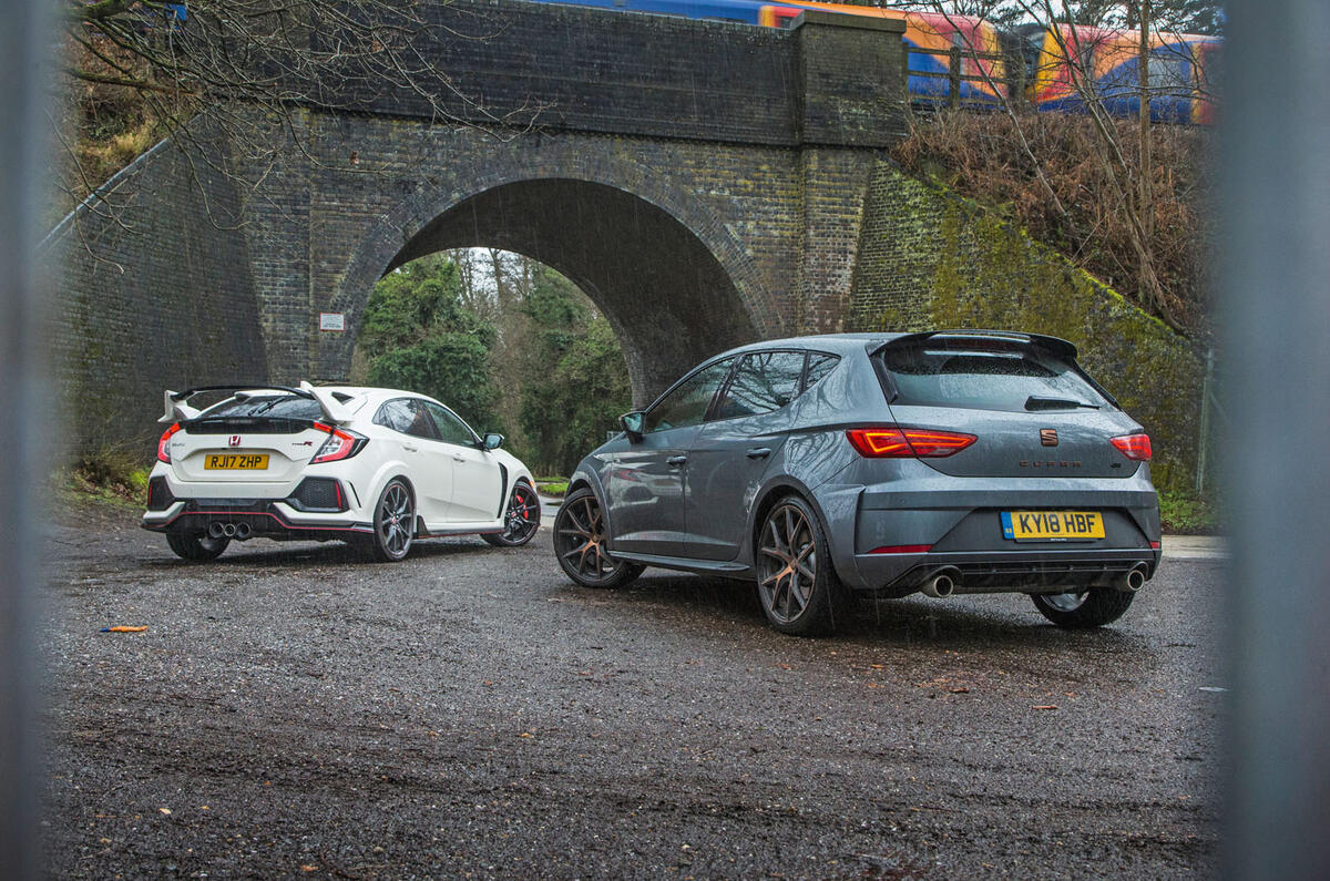 Seat Leon Cupra R vs Honda Civic Type R