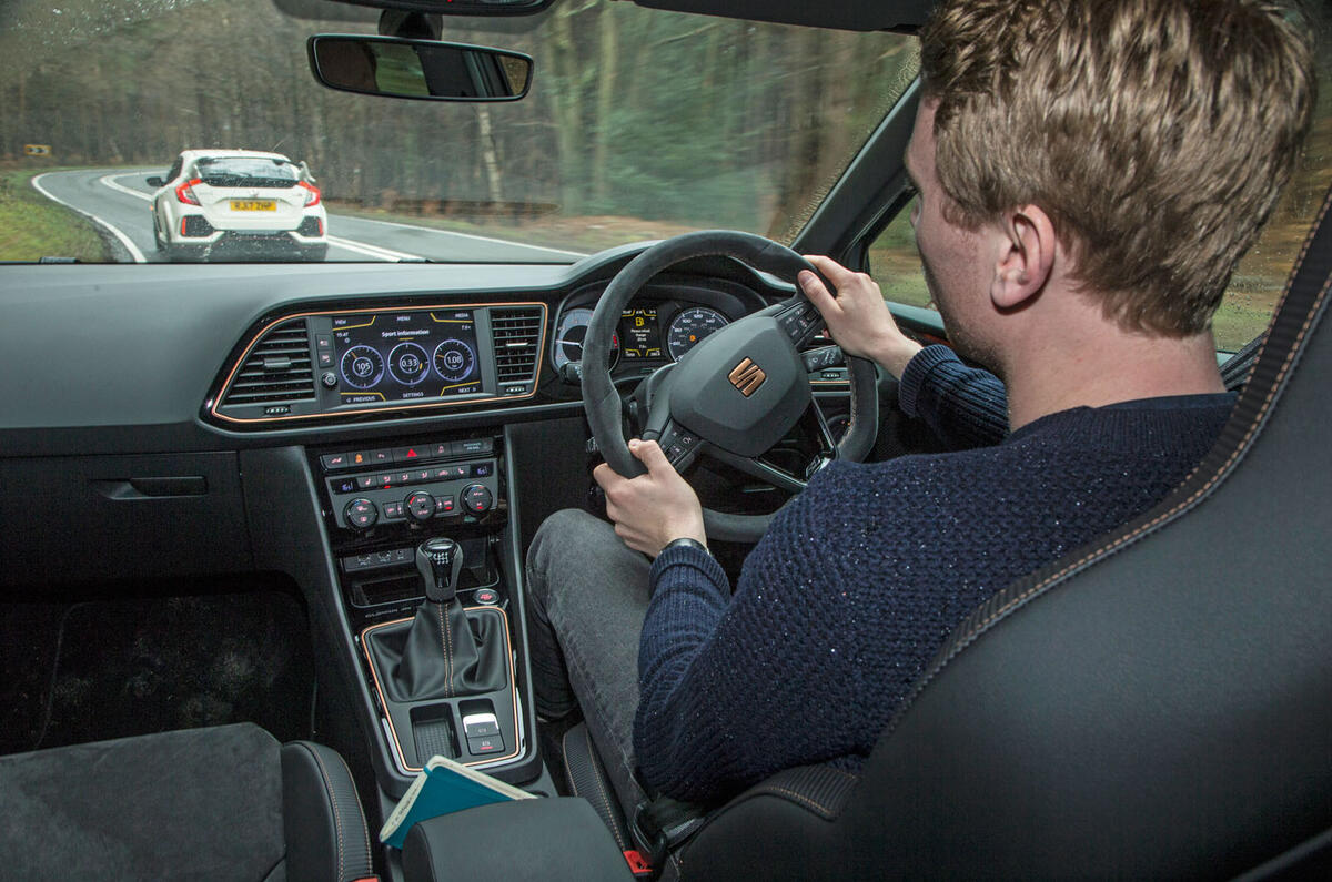 Seat Leon Cupra R vs Honda Civic Type R